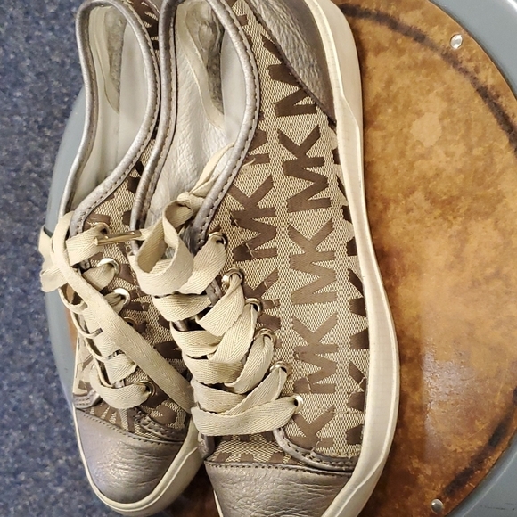 Michael Kors Leather Upper Sneakers SZ 8M - Picture 2 of 8